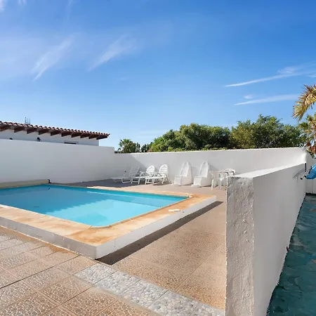Duke Swimminpool Hotel 4*